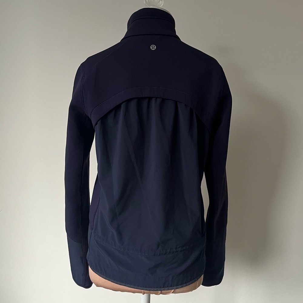 Lululemon Athletica Cardio Squad Midnight Navy Blue Zip Up Jacket W4AF7S EUC 4 - Picture 5 of 9